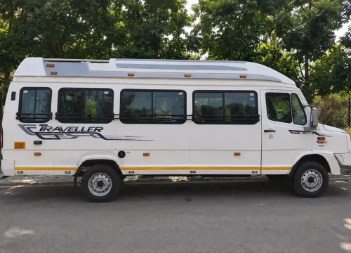 26 seater tempo traveller